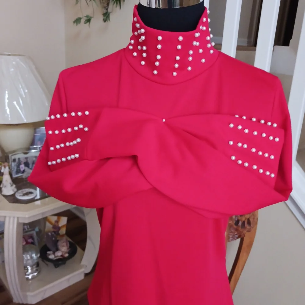 💋💋Red Turtleneck Top with Faux Pearl Collar and Cuffs NWOT *See Measurement* - Picture 5 of 14